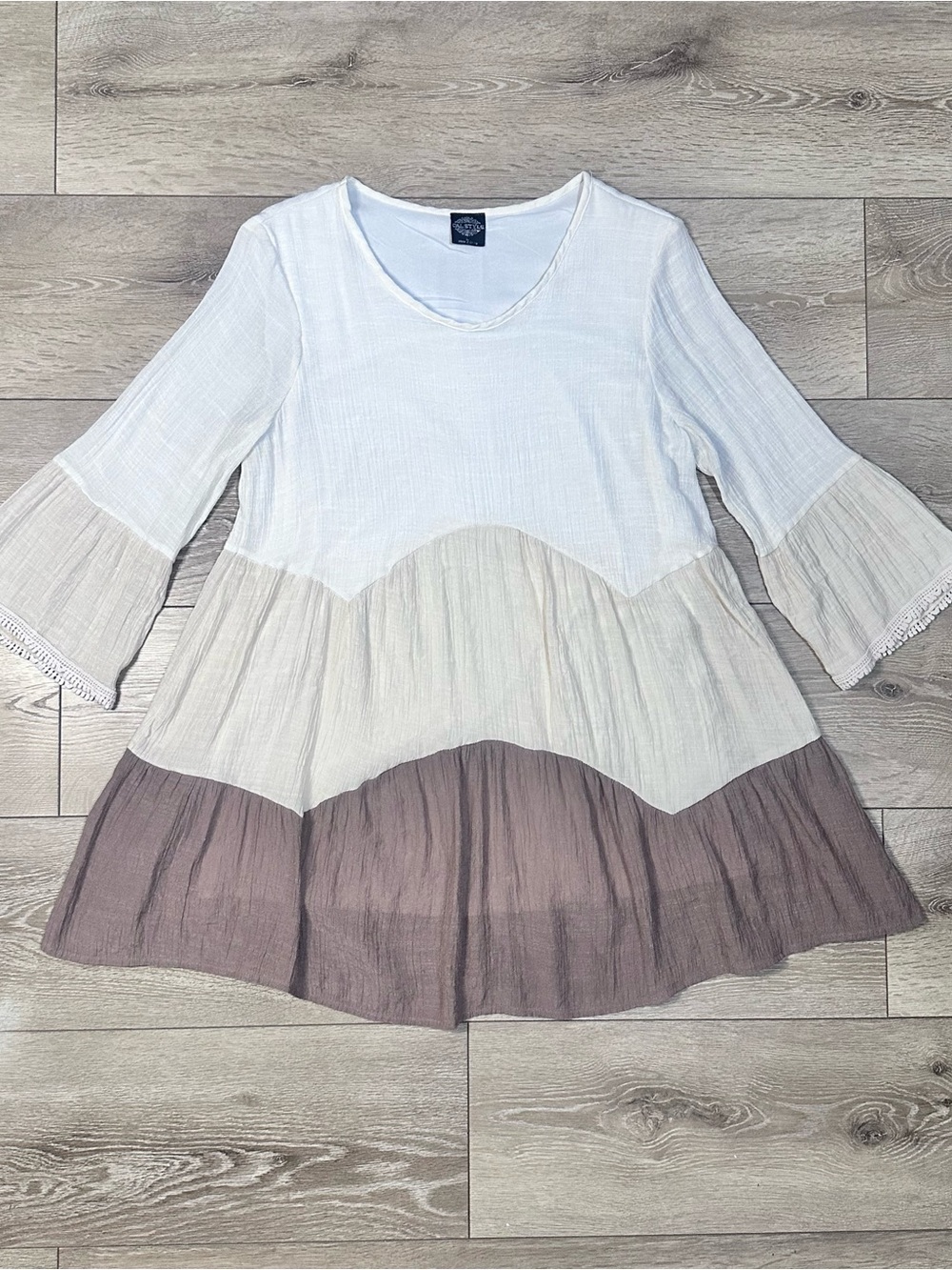 Calstyle Boho Tiered Colorblock Tunic Top Crochet Trim Bell Sleeves - Picture 5 of 13